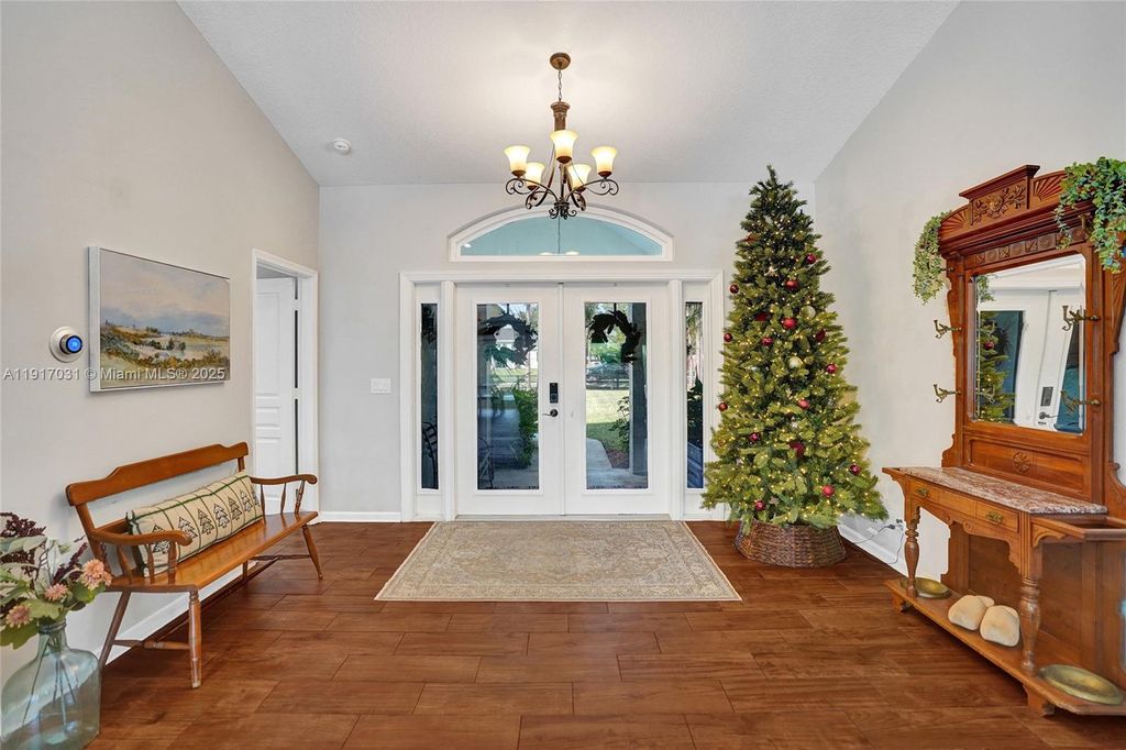 Photo of 14194 N 88th Pl N, Loxahatchee, FL 33470 (MLS # A11917031)