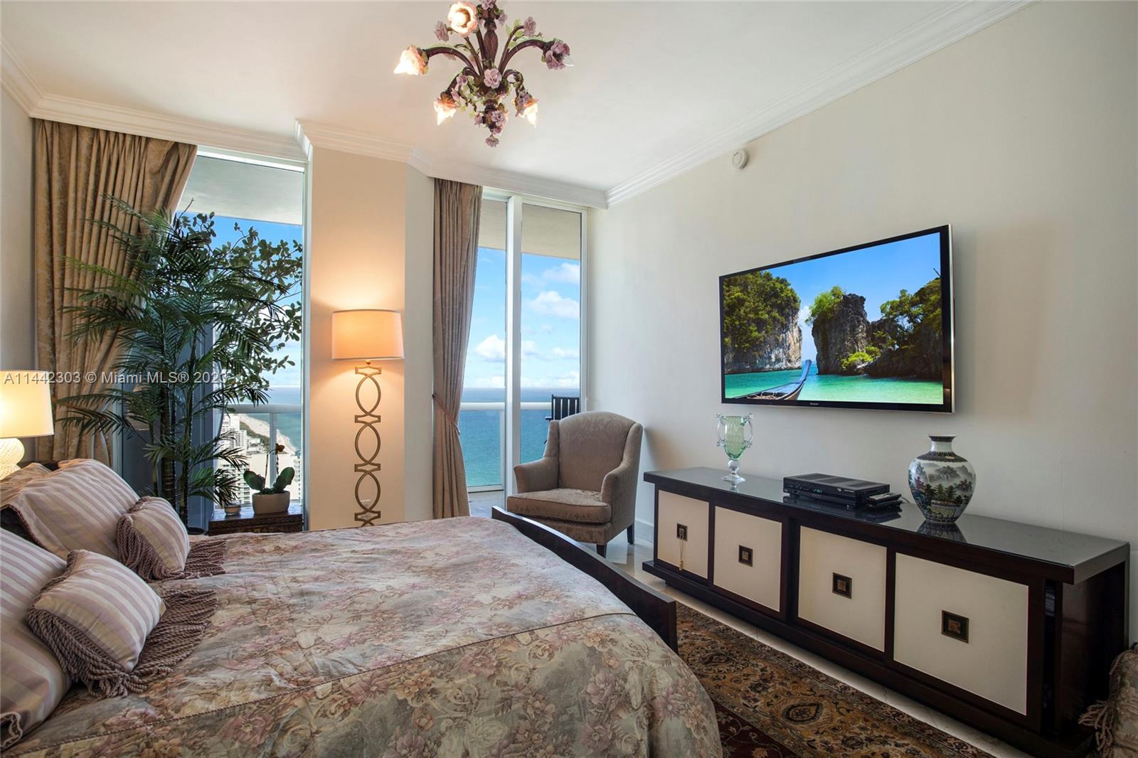 BLUE DIAMOND CONDO - Residential