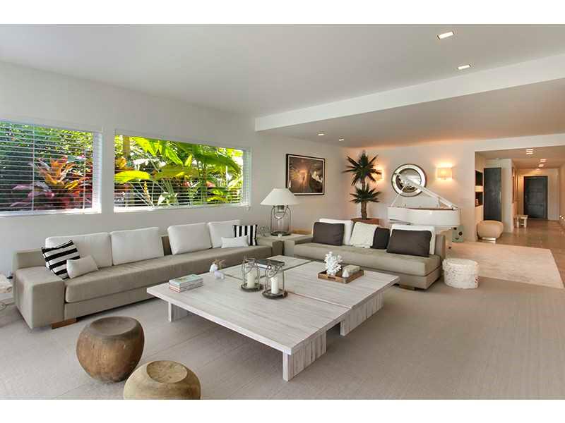 32 53 42 SAN MARINO ISLAN - Residential