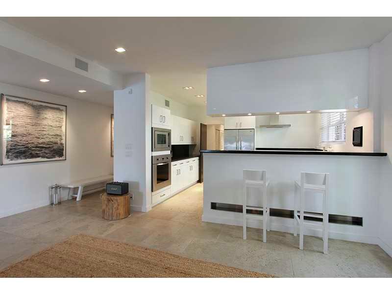 32 53 42 SAN MARINO ISLAN - Residential