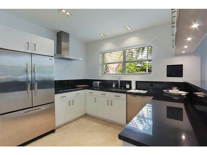 32 53 42 SAN MARINO ISLAN - Residential