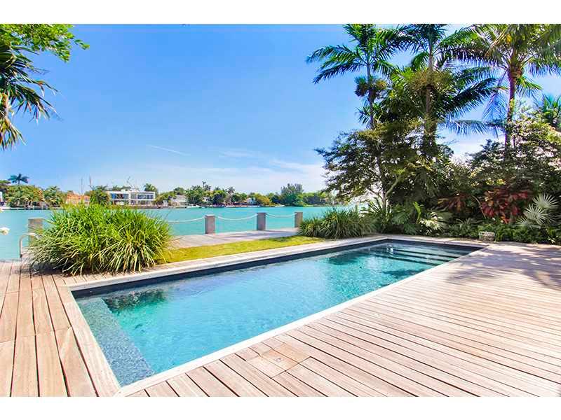 32 53 42 SAN MARINO ISLAN - Residential