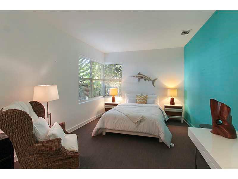 32 53 42 SAN MARINO ISLAN - Residential