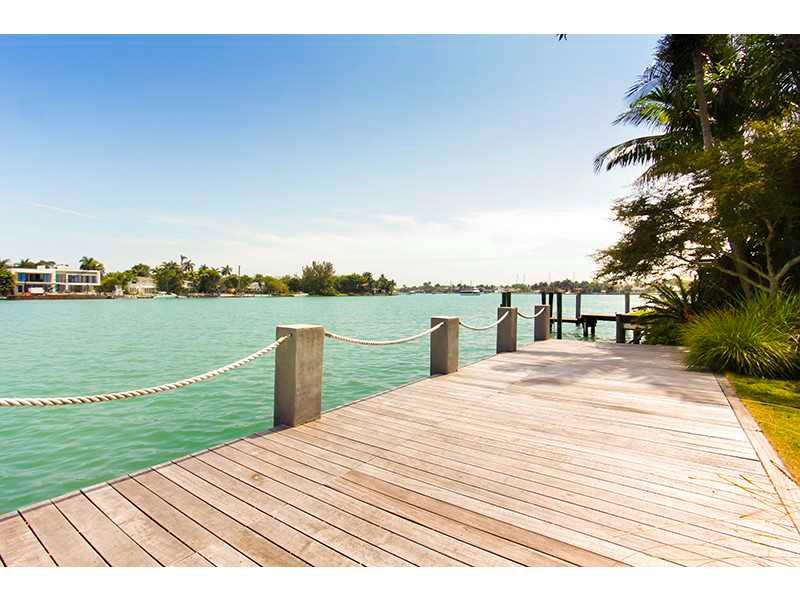 32 53 42 SAN MARINO ISLAN - Residential