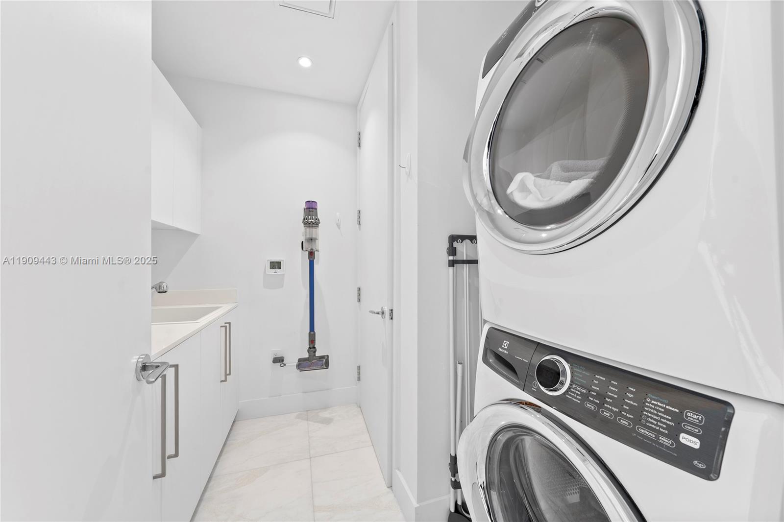 15701 COLLINS CONDO - Residential Lease