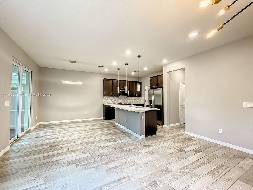 Photo of 1586 Myrtle Oak Ter, Hollywood, FL 33021 (MLS # A11439943)