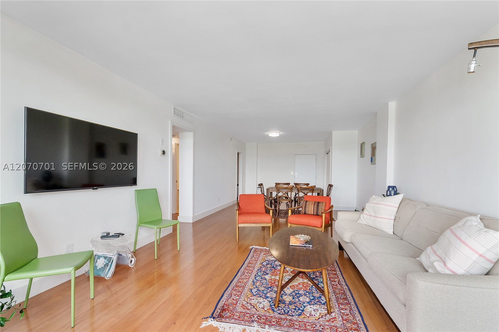 90 Edgewater Dr 917
