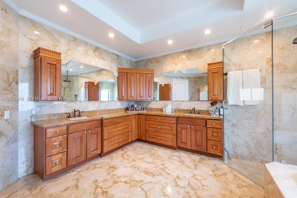 OAK RIDGE FALLS THIRD ADD - Residential
