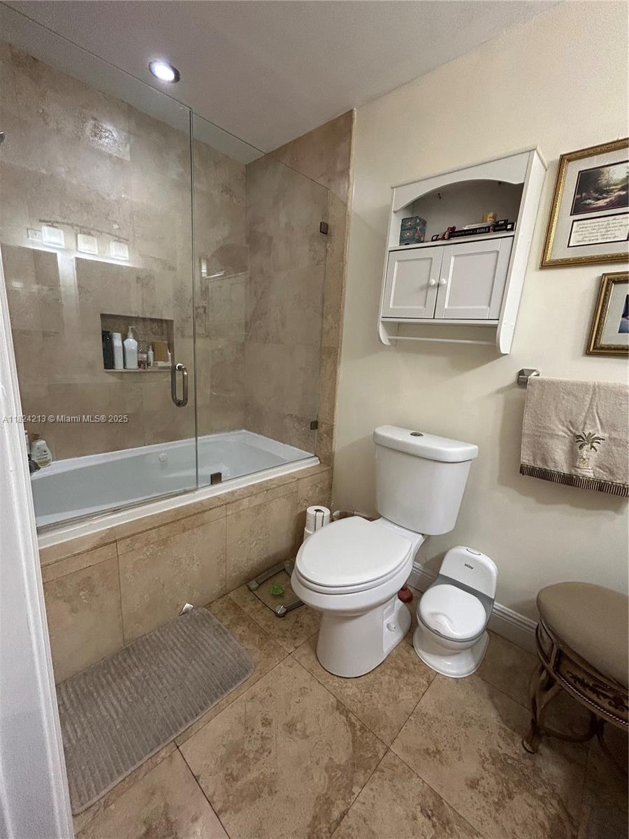 VILLAS AT CARRIAGE HILLS - Residential