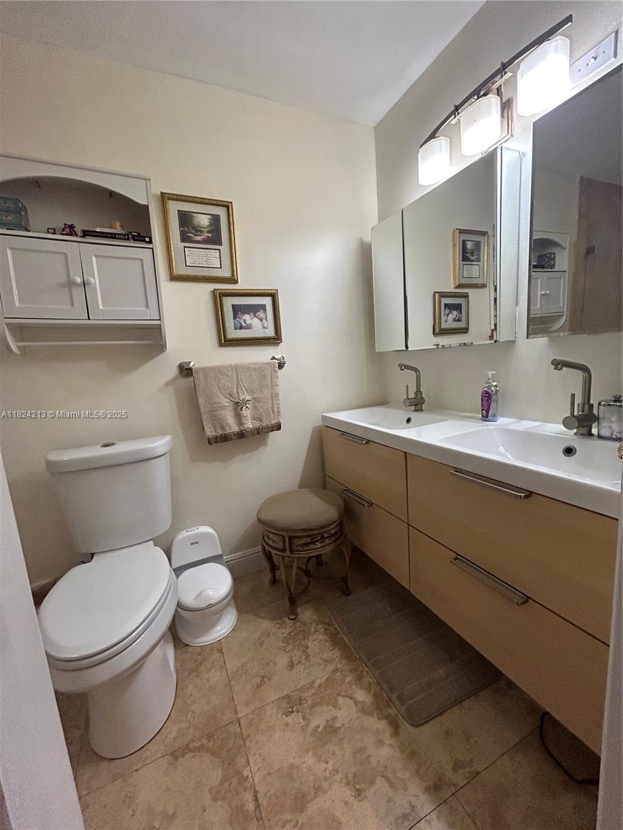 VILLAS AT CARRIAGE HILLS - Residential