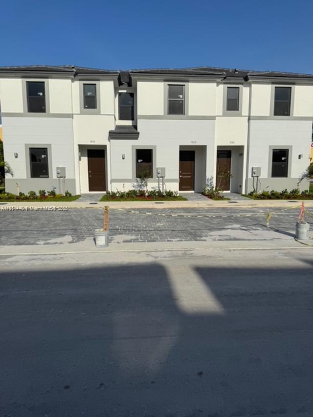 NEW CONSTRUCTION OF 45 VILLAS, 3 AND 4 BEDROOMS AVAILABLE, ALL TILED-ON 1ST FLOOR, LAMINATED FLOOR UPSTAIRS, READY TO CLOSE, FHA APPROVED, SELLER WILL PAY FOR ALL CLOSING COSTS WITH THE PREFERRED LENDER. EASY TO SHOW.
4 BEDROOMS AND 3.5 BATHROOMS, ONE BEDROOM AND FULL BATHROOM ON 1ST FLOOR.