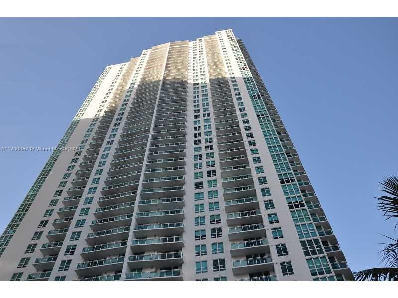 THE PLAZA 901 BRICKELL CO - Residential