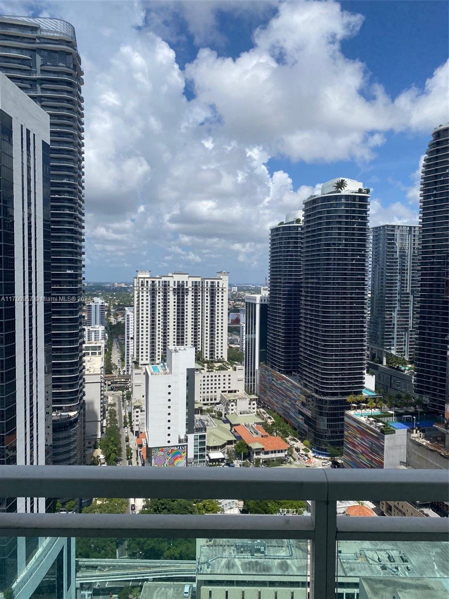 THE PLAZA 901 BRICKELL CO - Residential