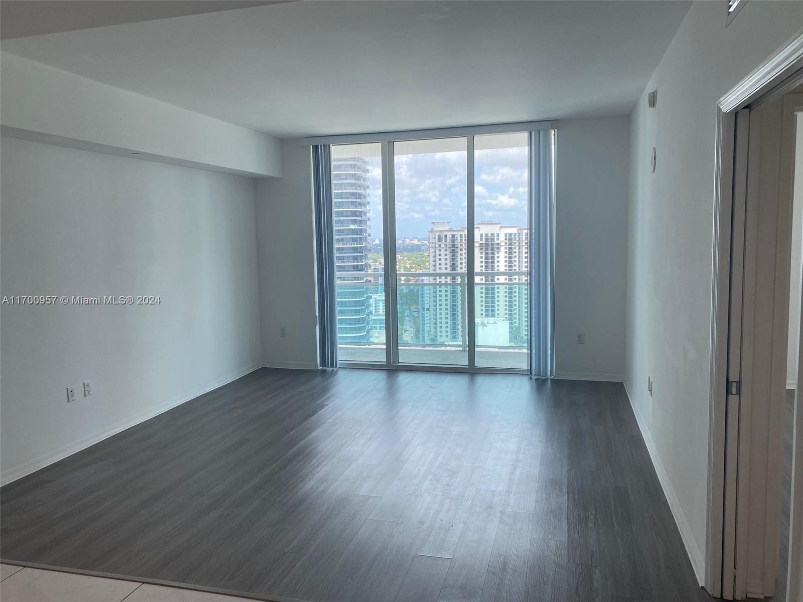 THE PLAZA 901 BRICKELL CO - Residential