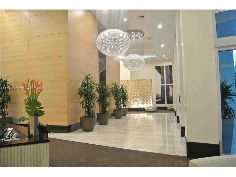 THE PLAZA 901 BRICKELL CO - Residential