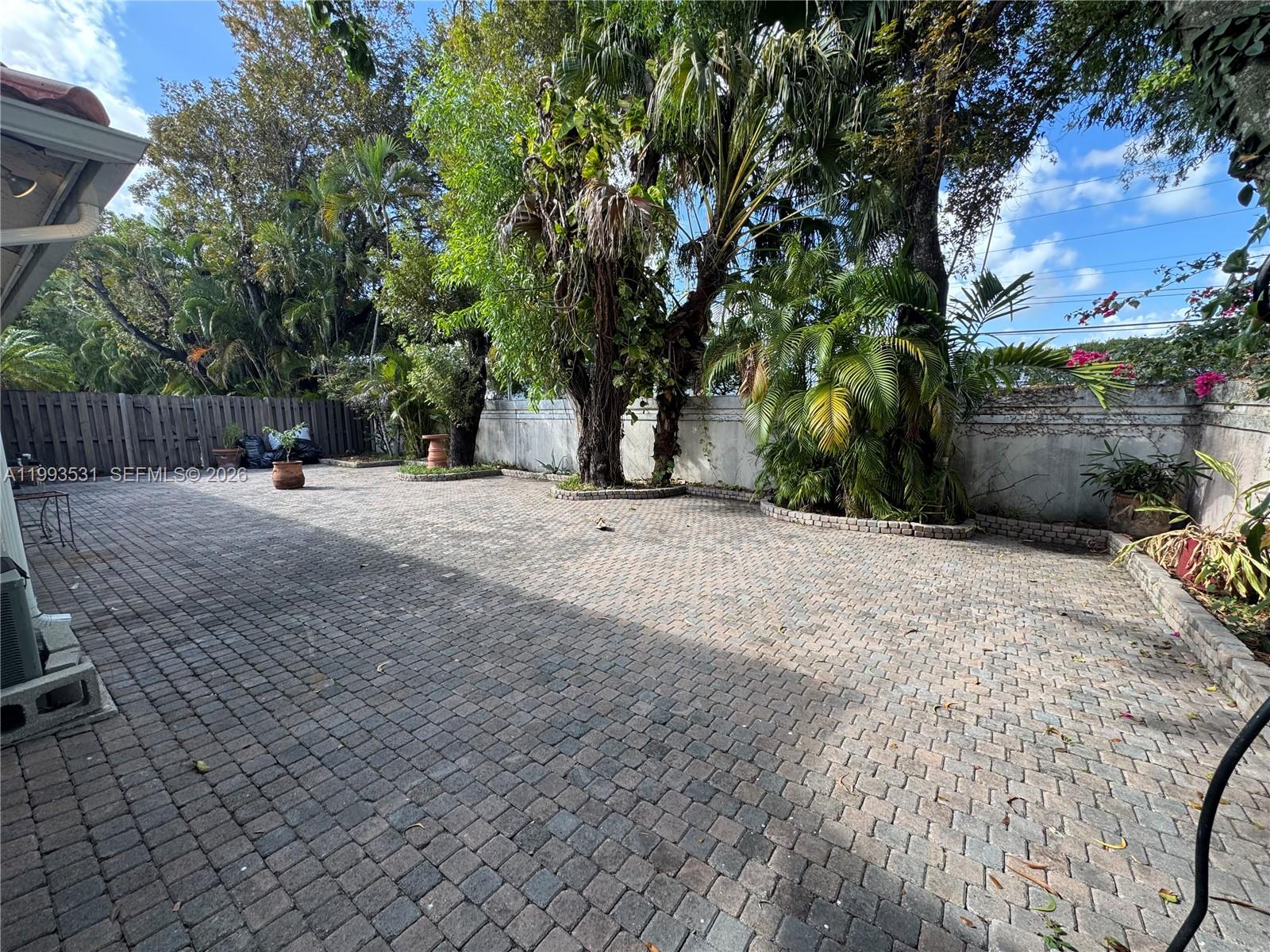 PATIO HOMES OF DORAL PINE - Residential Lease