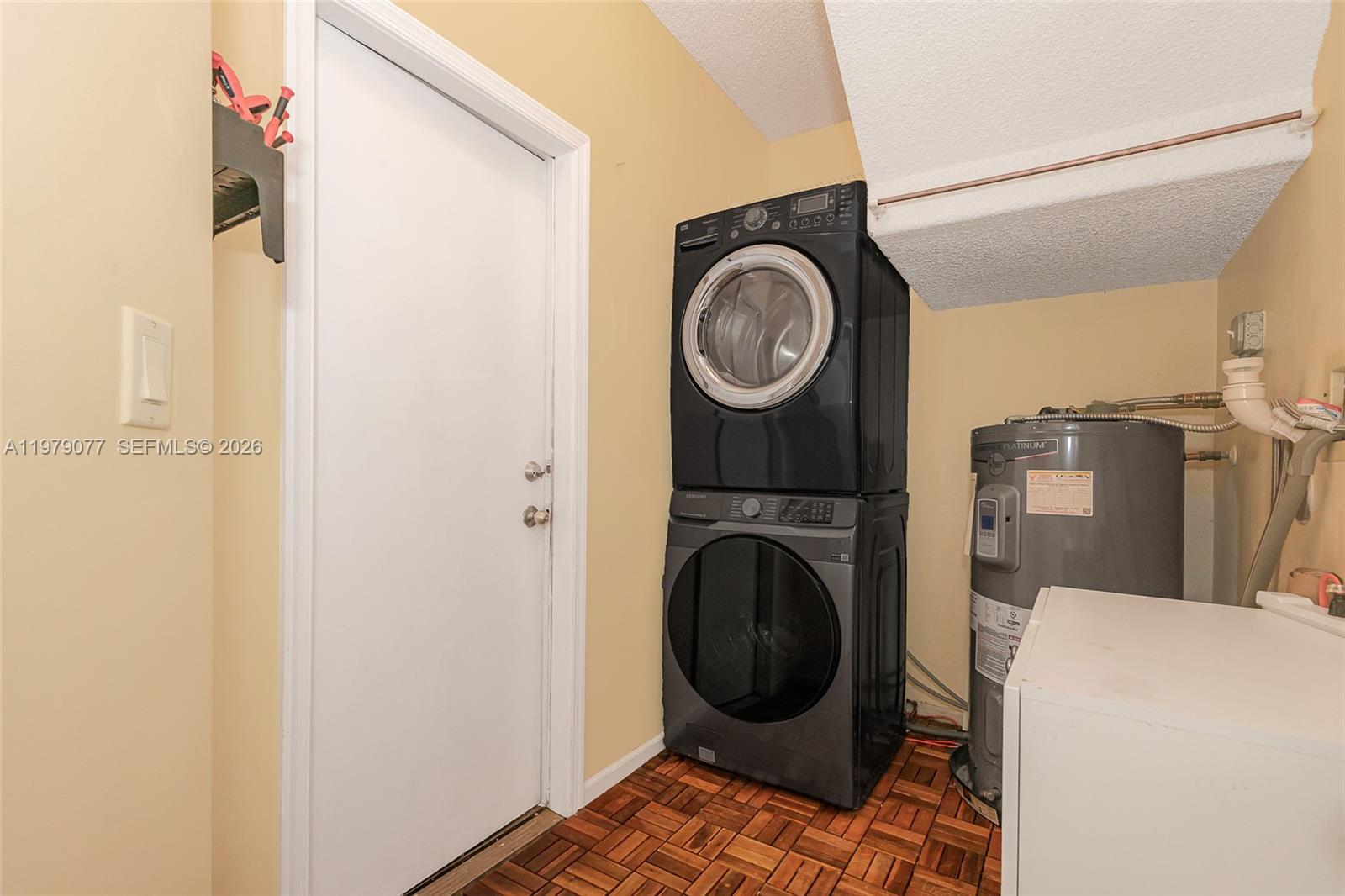 REGENCY - Residential