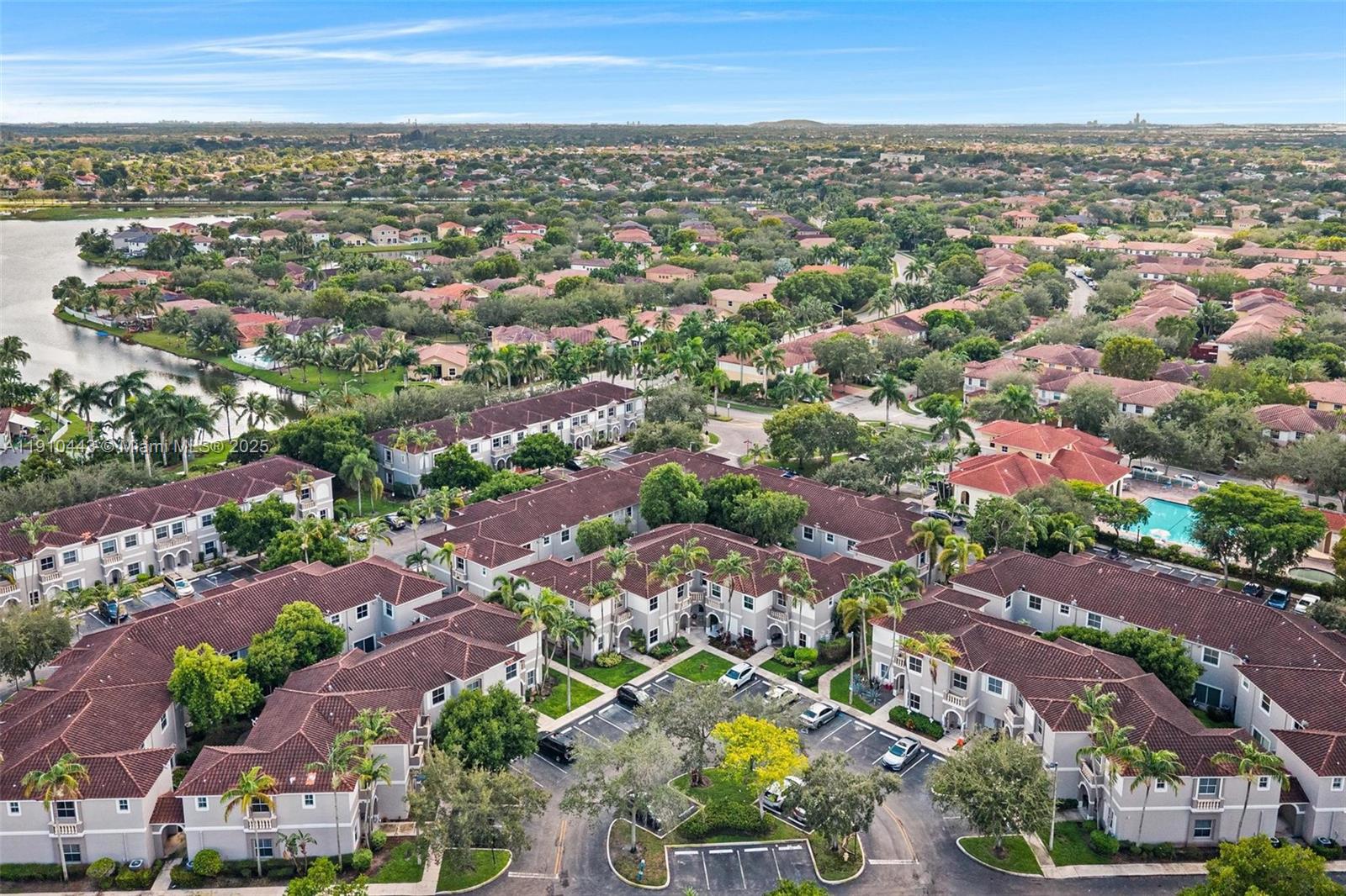 LAS TERRAZAS AT VIZCAYA C - Residential