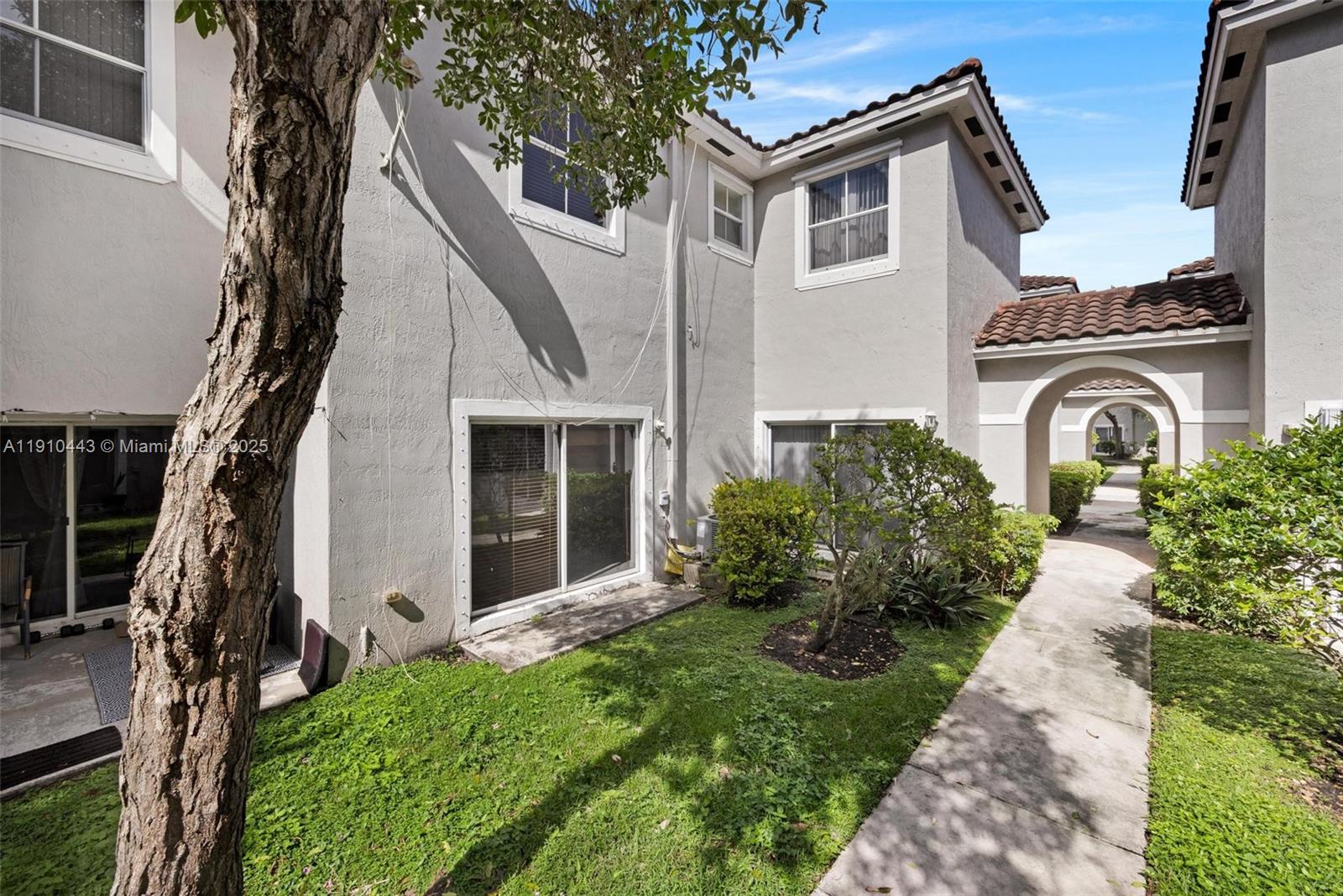 LAS TERRAZAS AT VIZCAYA C - Residential