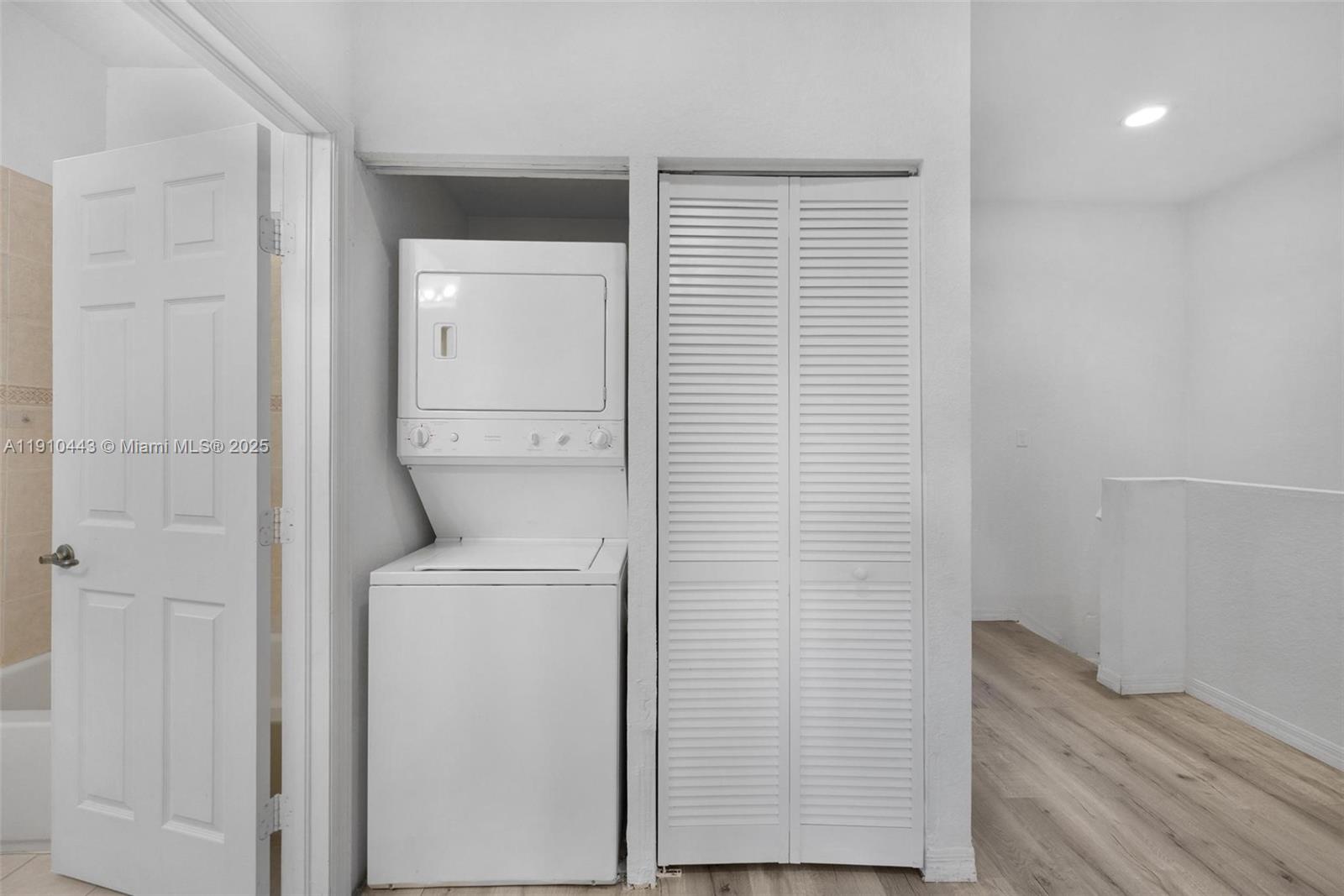 LAS TERRAZAS AT VIZCAYA C - Residential