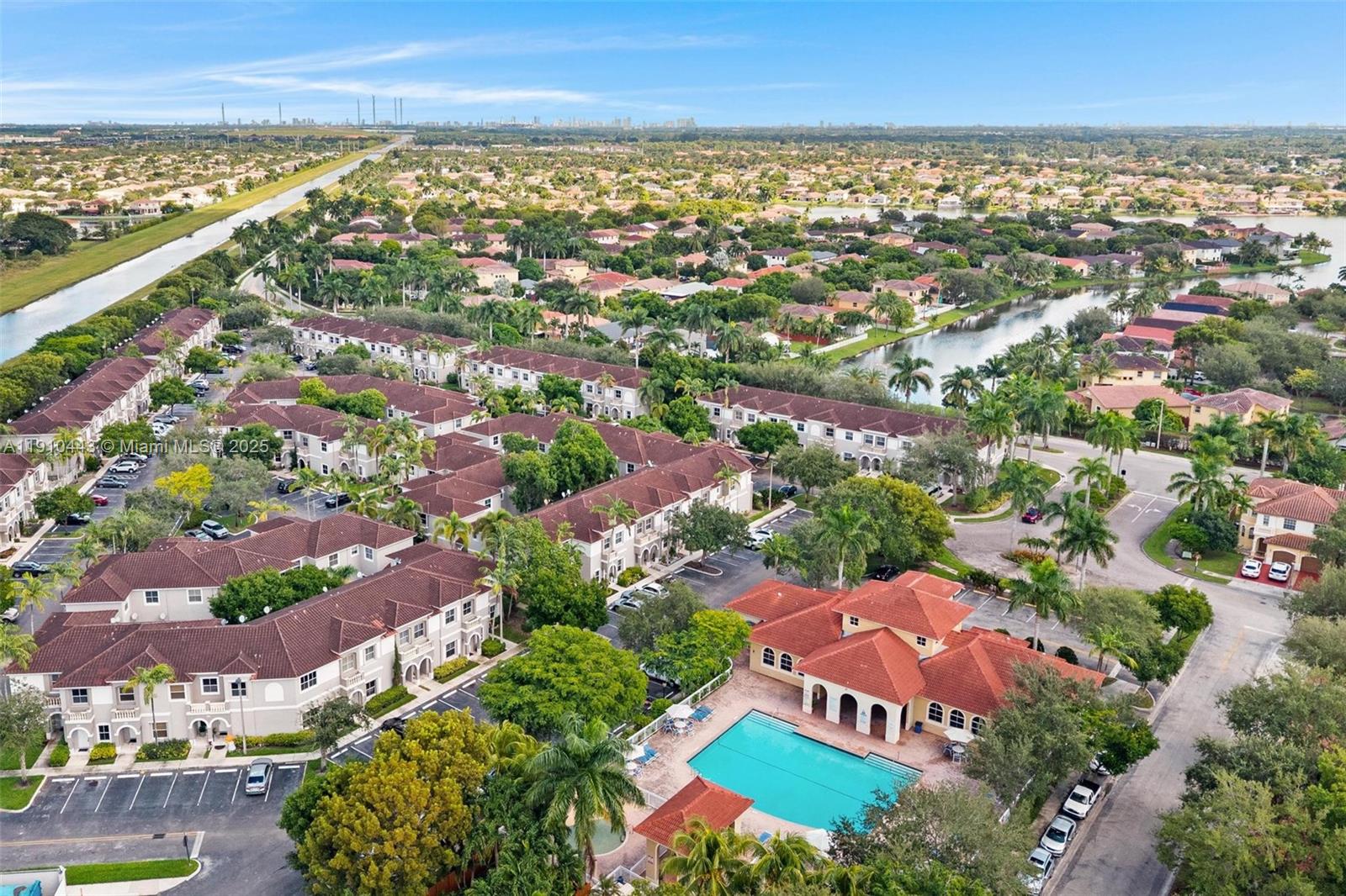 LAS TERRAZAS AT VIZCAYA C - Residential