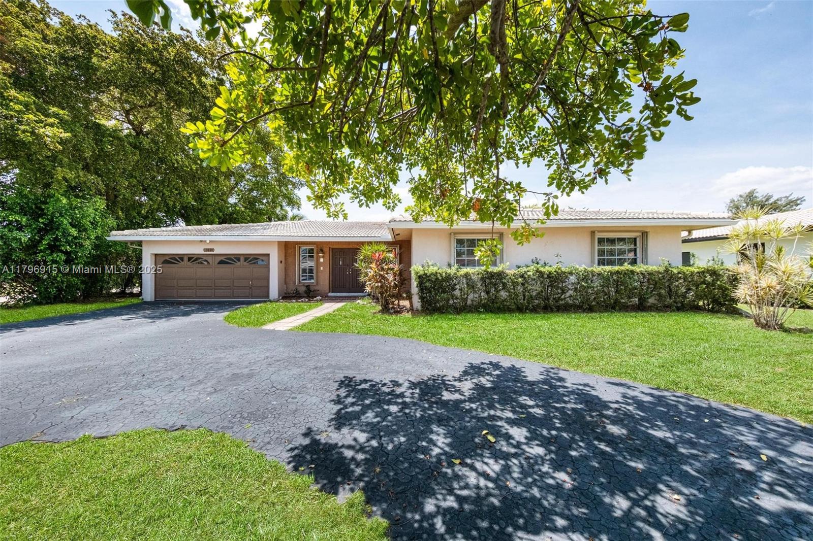 10840 Nw 40th St, Coral Springs, Broward County, Florida - 4 Bedrooms  
2 Bathrooms - 