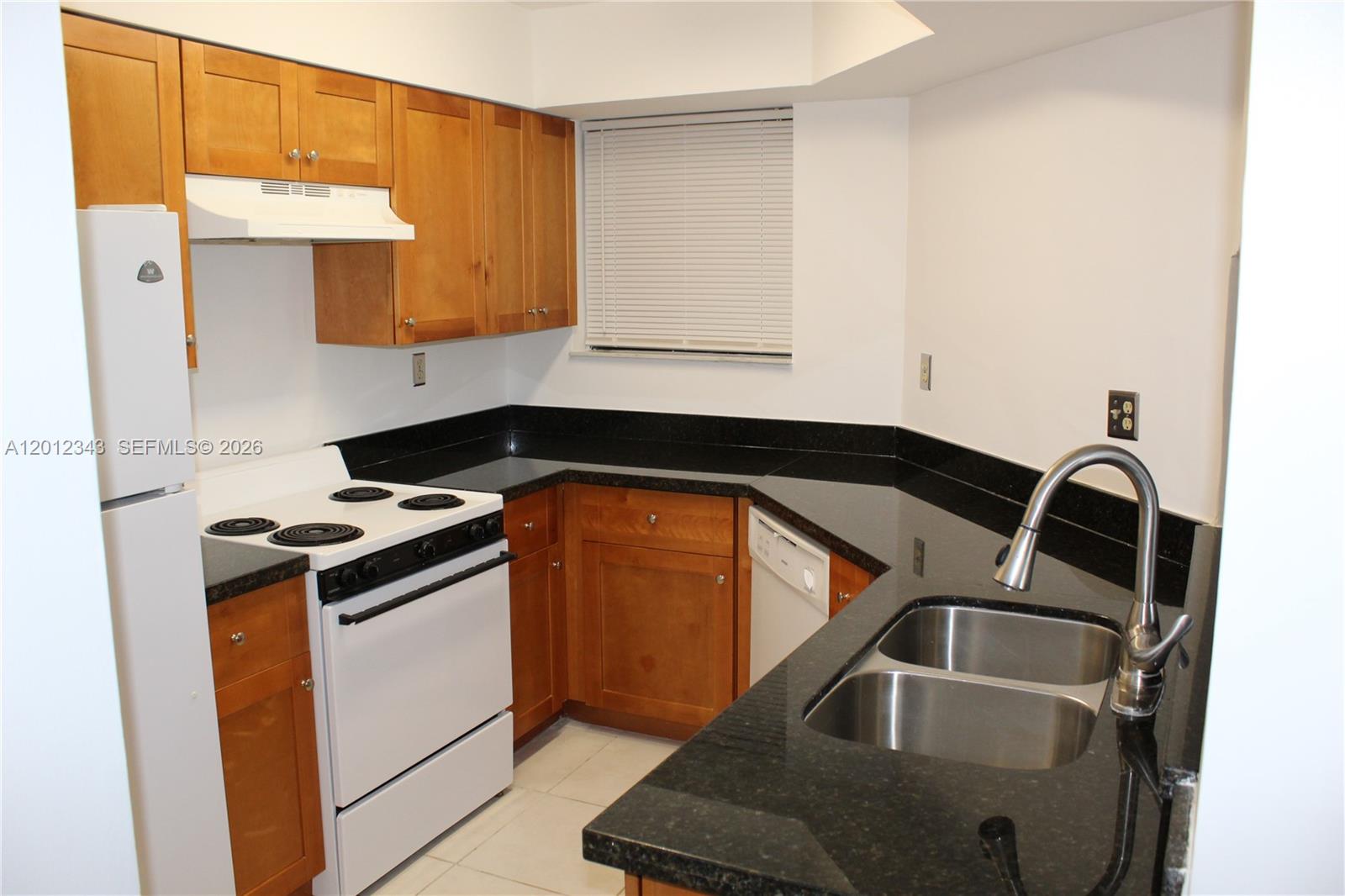 VERABELLA FALLS CONDO - Residential Lease