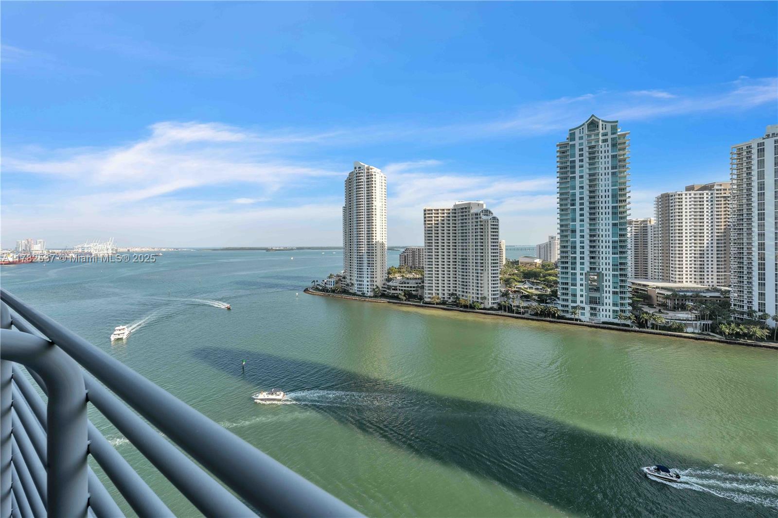 Property for Sale at 335 S Biscayne Blvd 2003, Miami, Broward County, Florida - Bedrooms: 1 
Bathrooms: 1  - $469,900