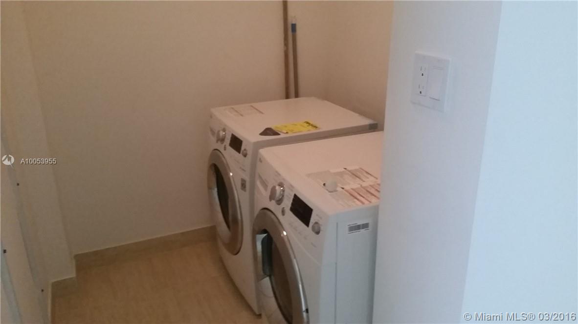 BISCAYNE 21 CONDO - Residential Lease