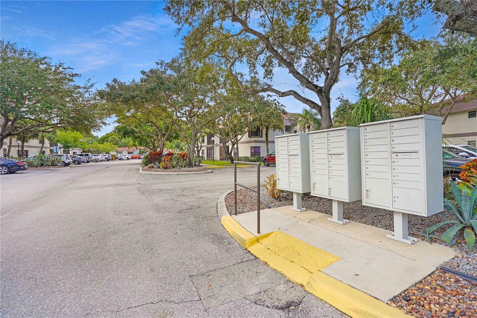 APPLEWOOD VILLAGE III-B C - Residential