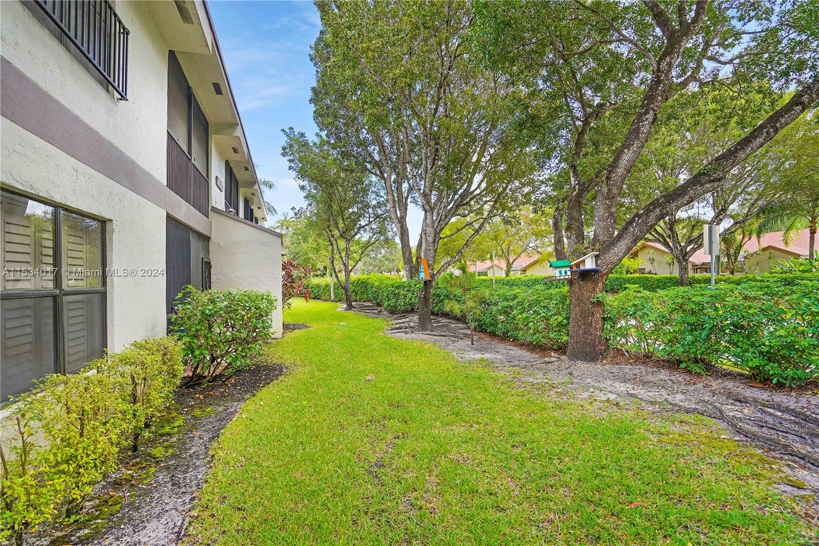 APPLEWOOD VILLAGE III-B C - Residential