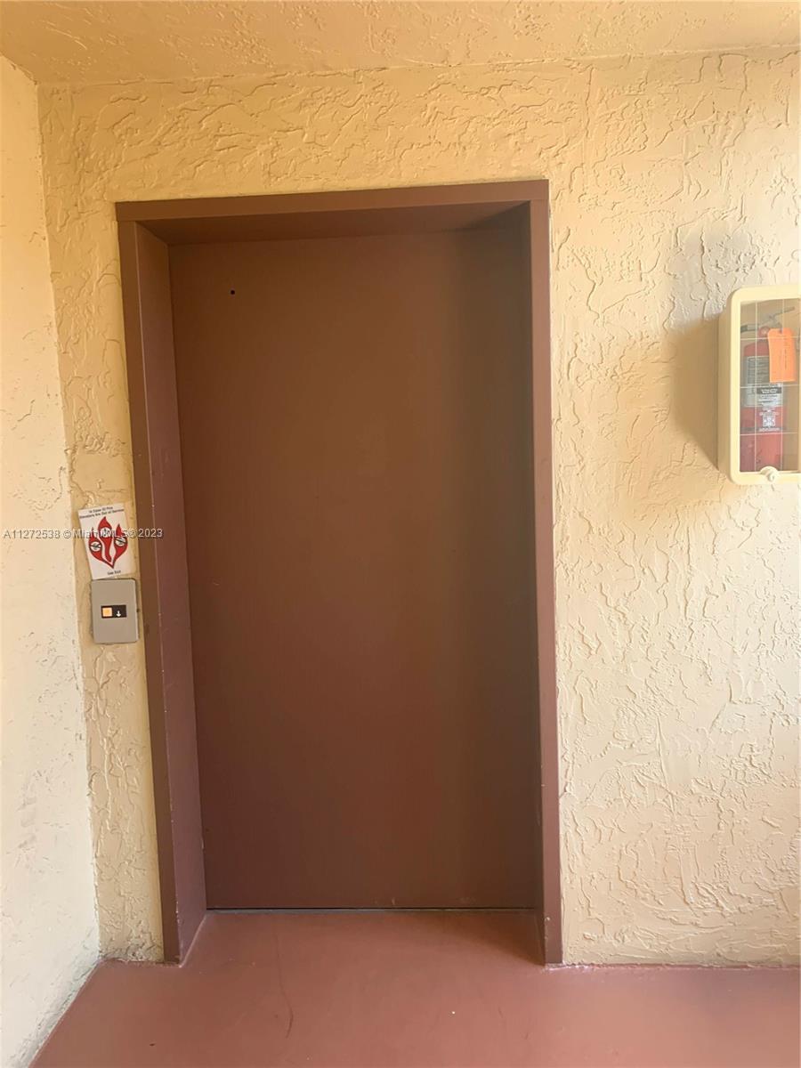 KENLAND POINTE CONDO II - Residential