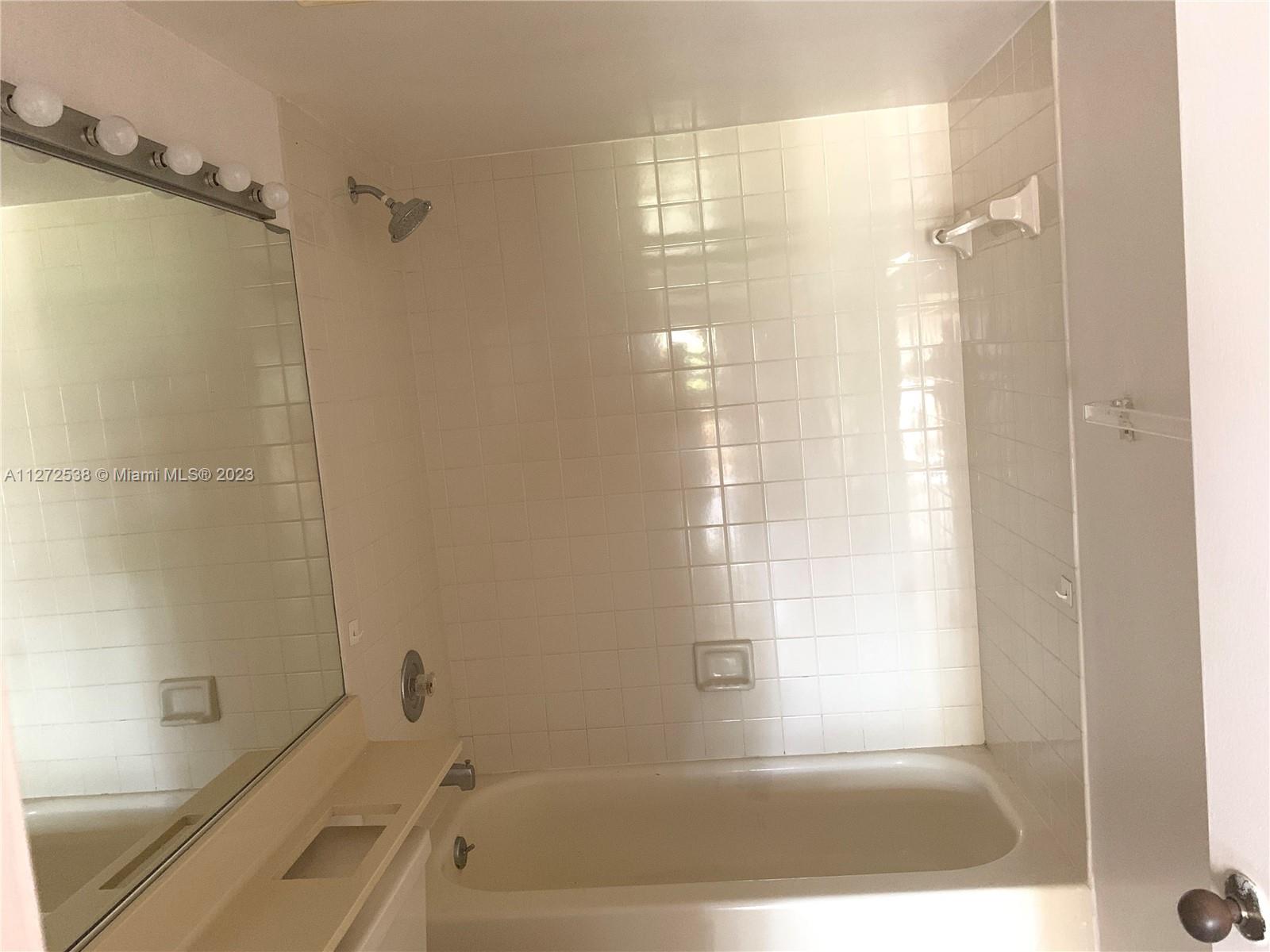 KENLAND POINTE CONDO II - Residential