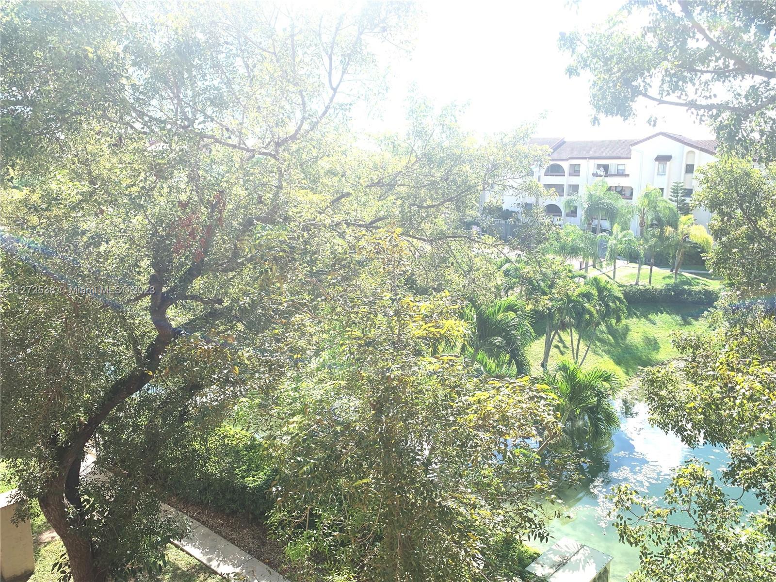 KENLAND POINTE CONDO II - Residential