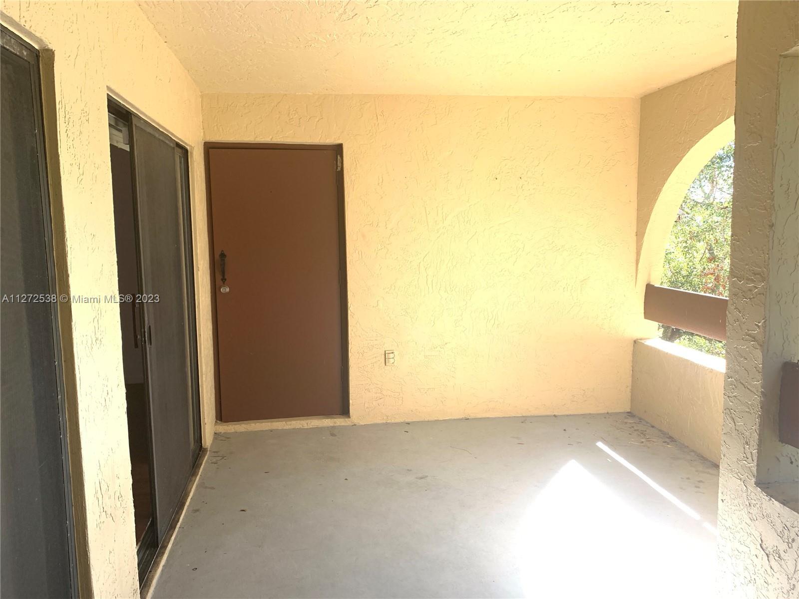 KENLAND POINTE CONDO II - Residential