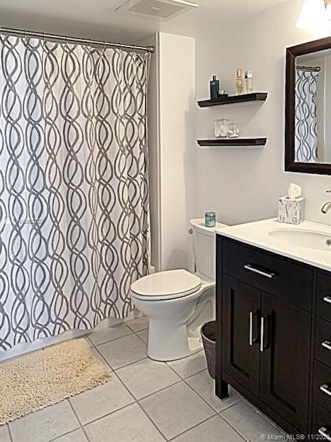 DA VINCI ON DOUGLAS CONDO - Residential Lease