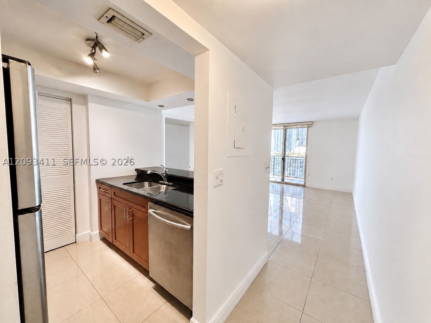 850 N Miami Ave W-2002