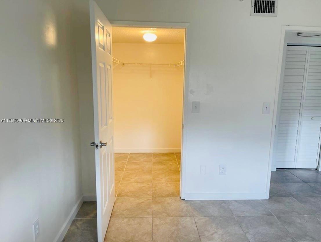 ROYAL GRAND - Residential Lease
