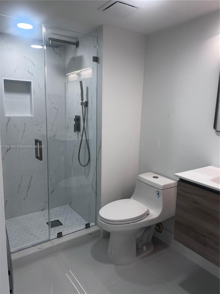 RACQUET CLUB APARTMENTS A - Residential