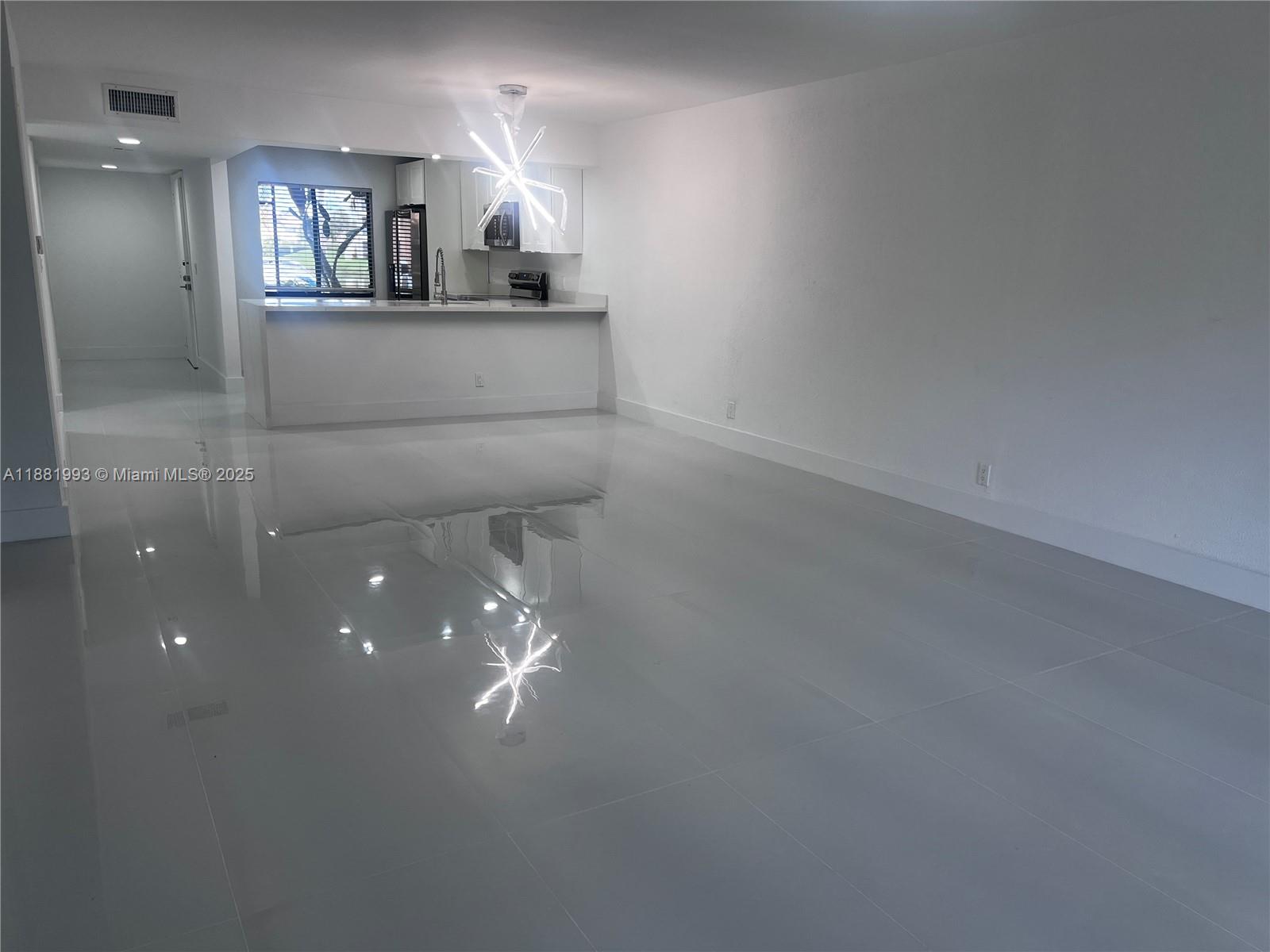 RACQUET CLUB APARTMENTS A - Residential