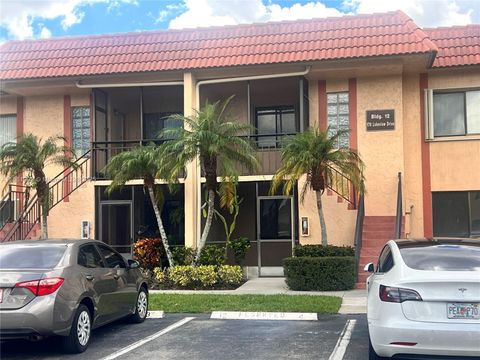 Photo of 170 Lakeview Dr #103, Weston, FL 33326 (MLS # A11881993)