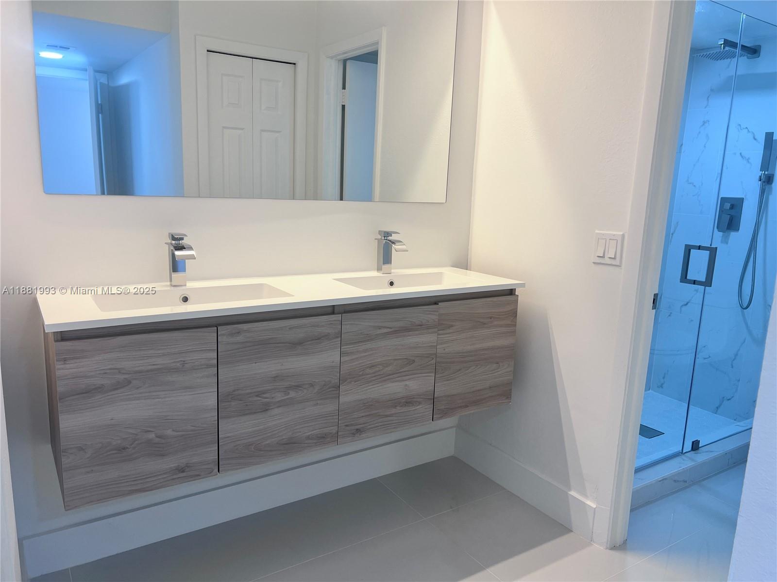 RACQUET CLUB APARTMENTS A - Residential