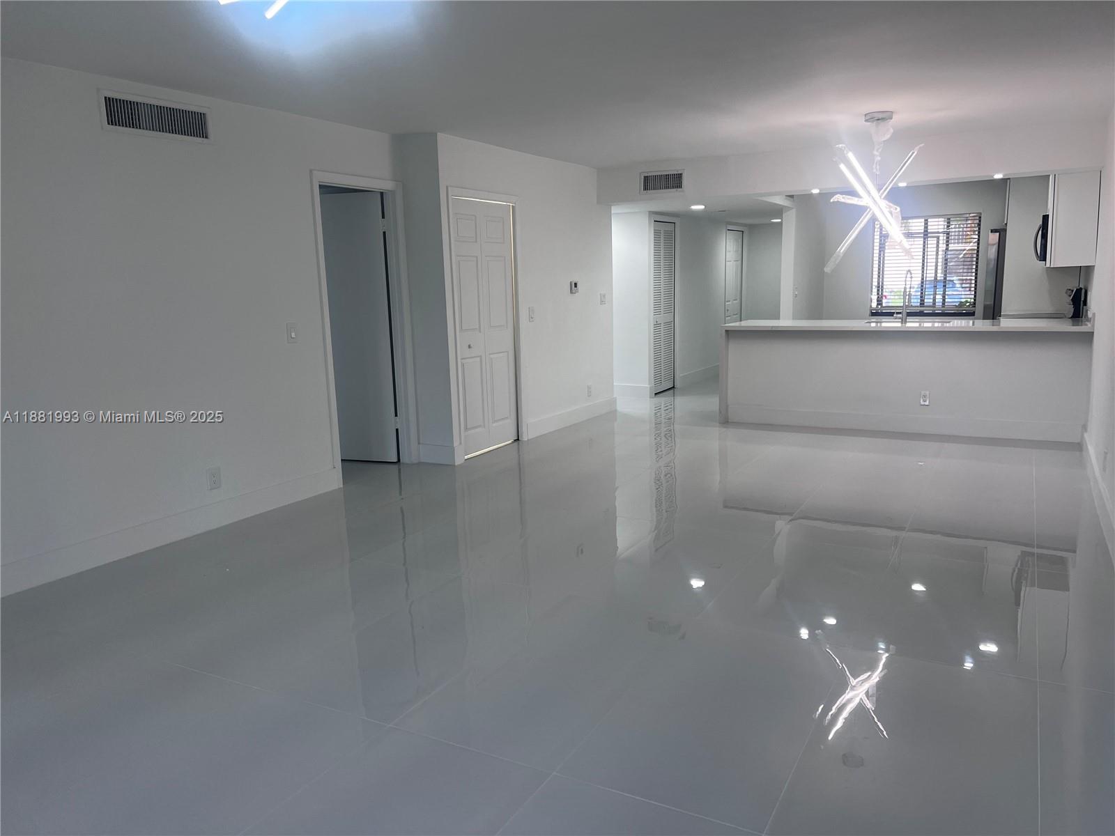 RACQUET CLUB APARTMENTS A - Residential