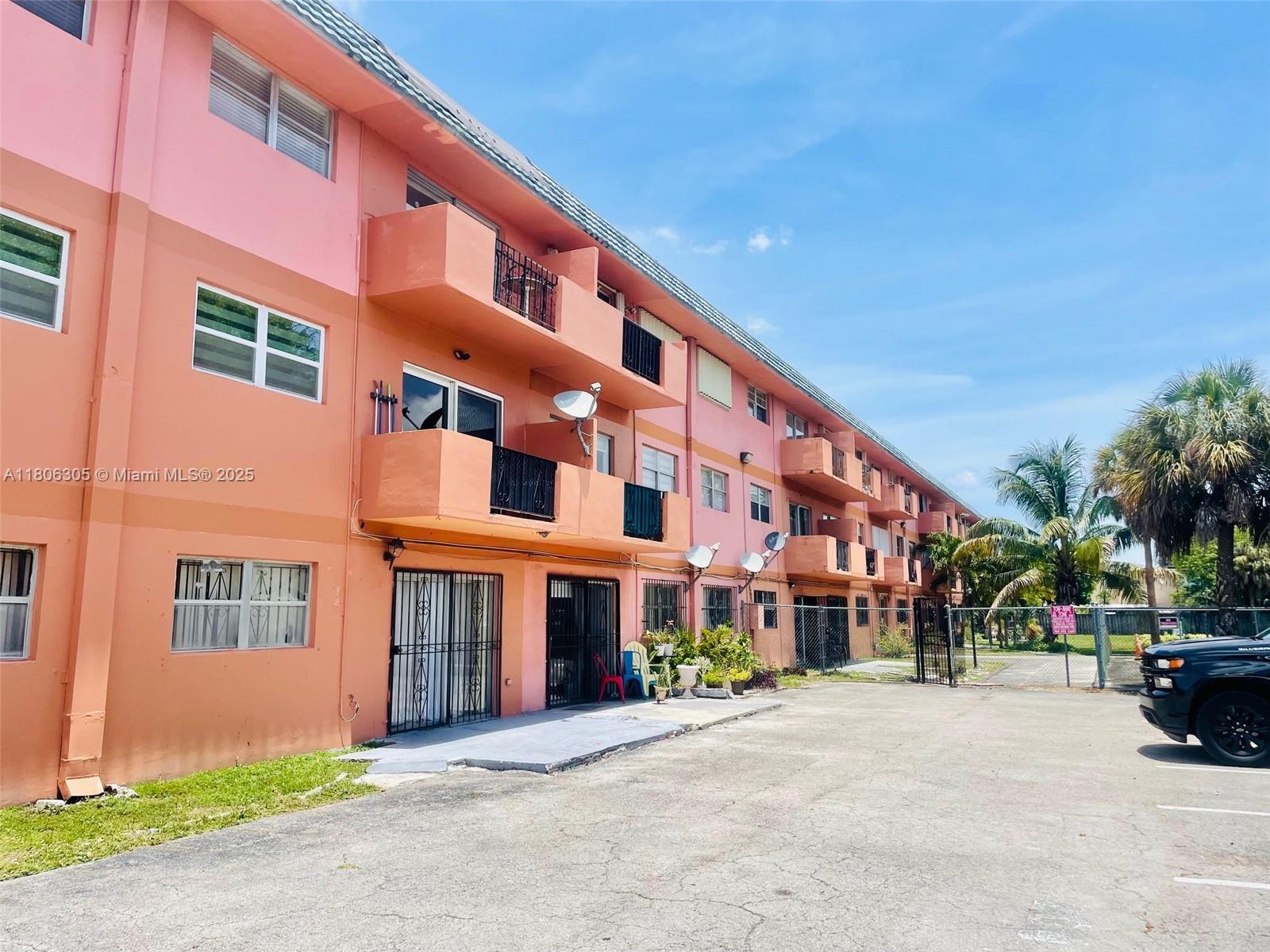 EL PALMAR CONDO - Residential