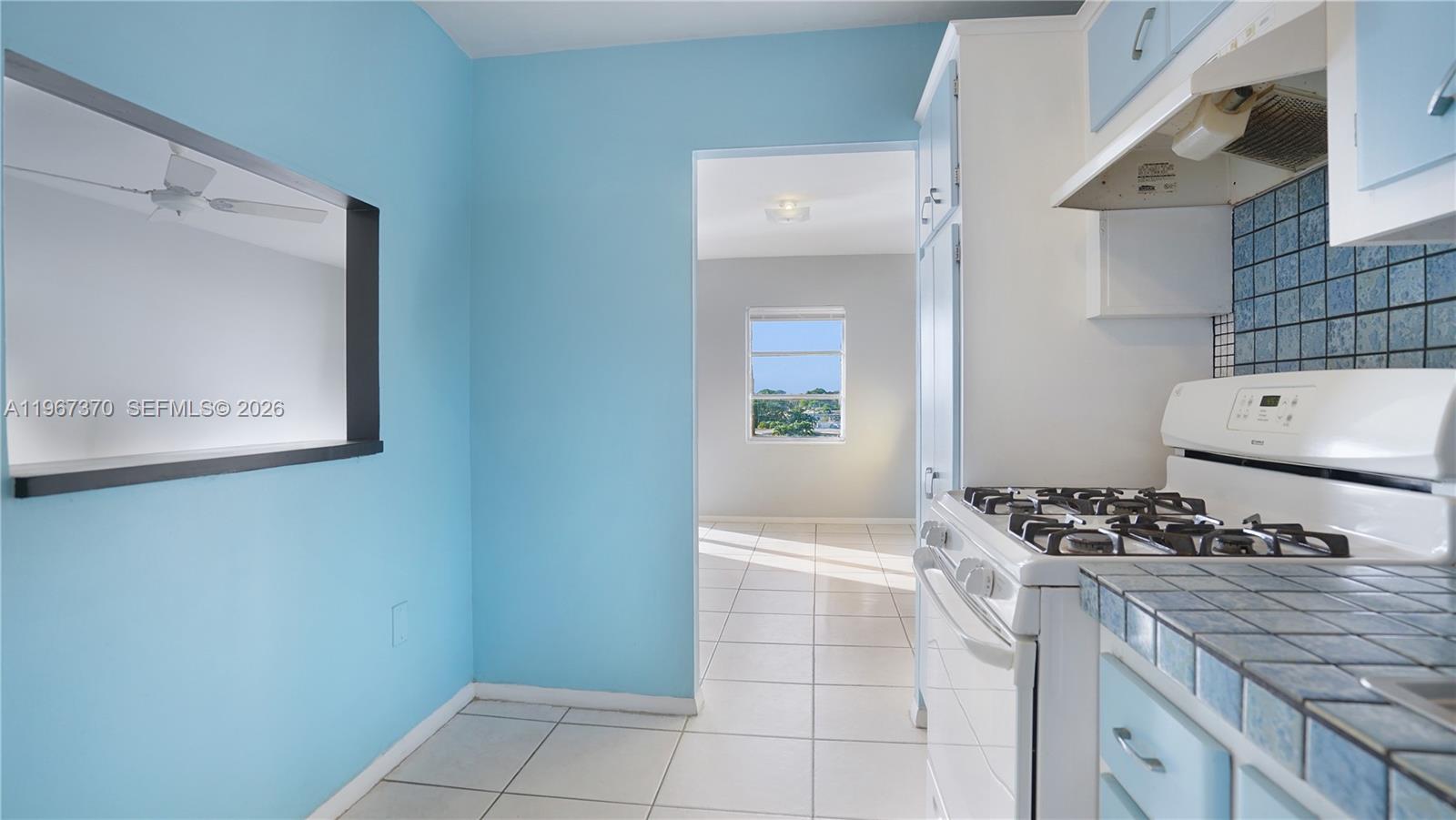 CREEK TOWERS & YACHT CLUB - Residential