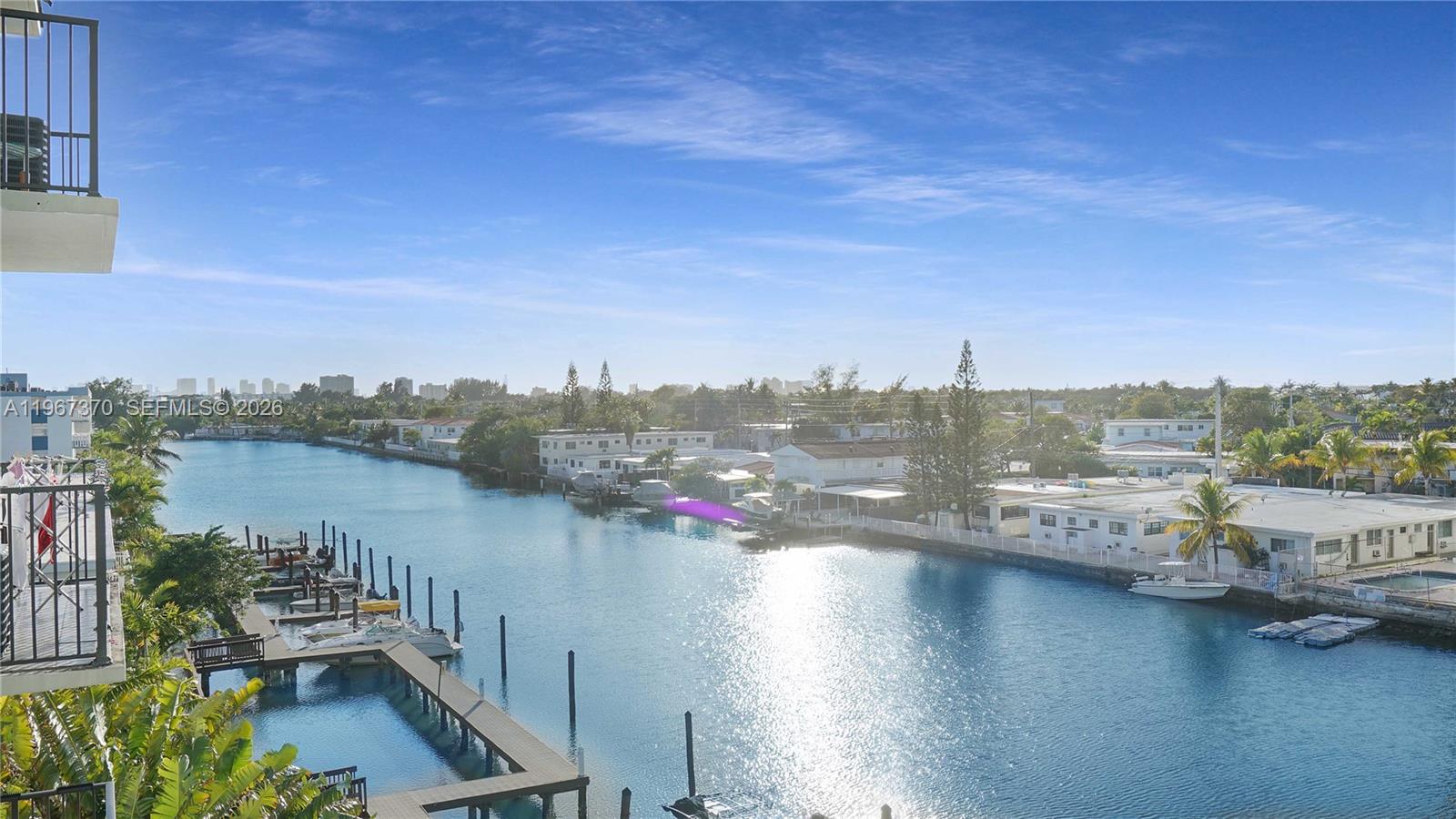 CREEK TOWERS & YACHT CLUB - Residential