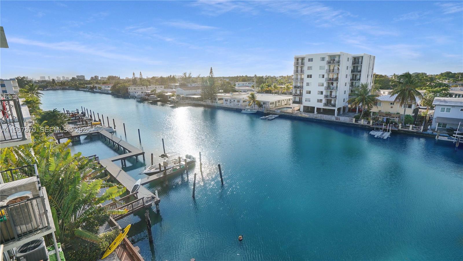 CREEK TOWERS & YACHT CLUB - Residential