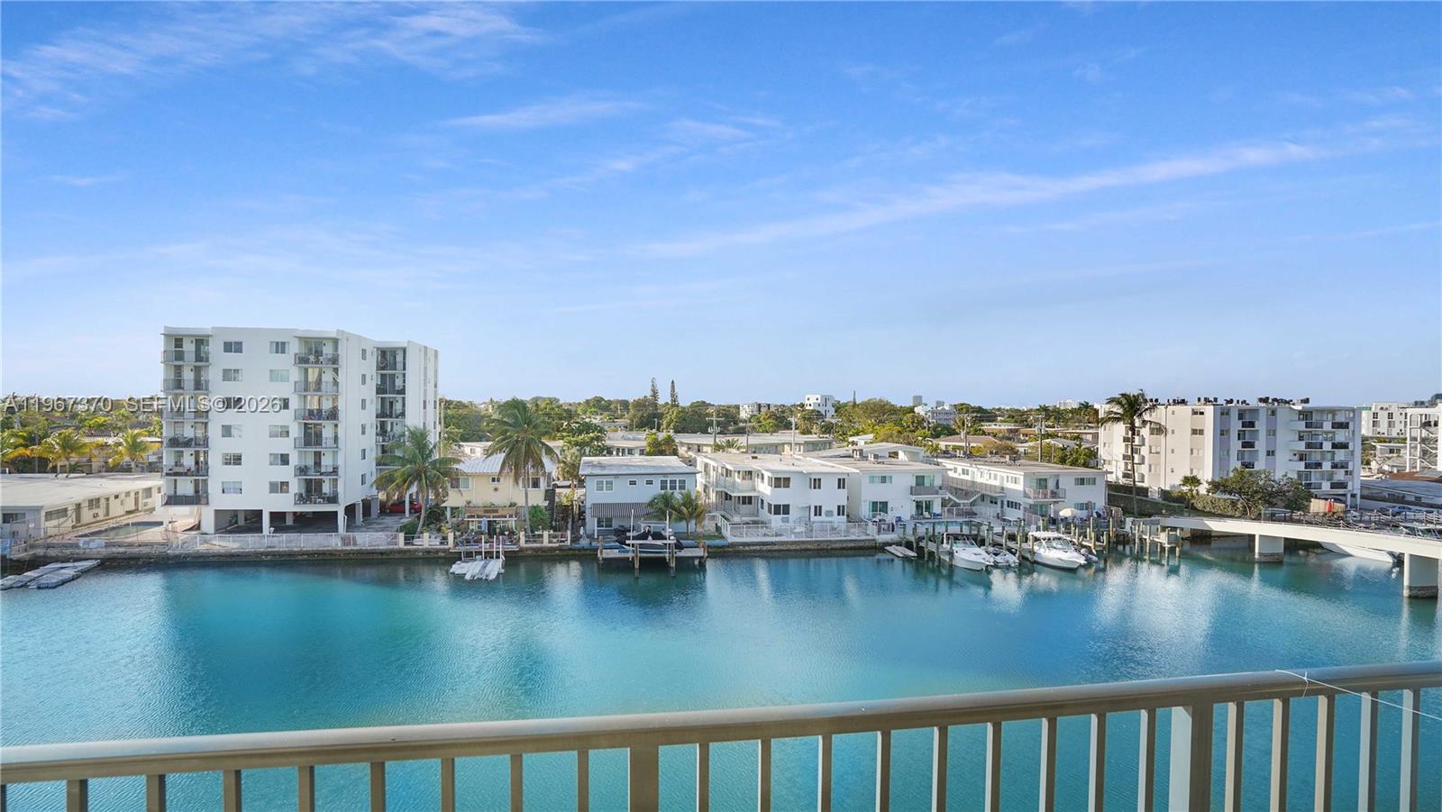 CREEK TOWERS & YACHT CLUB - Residential