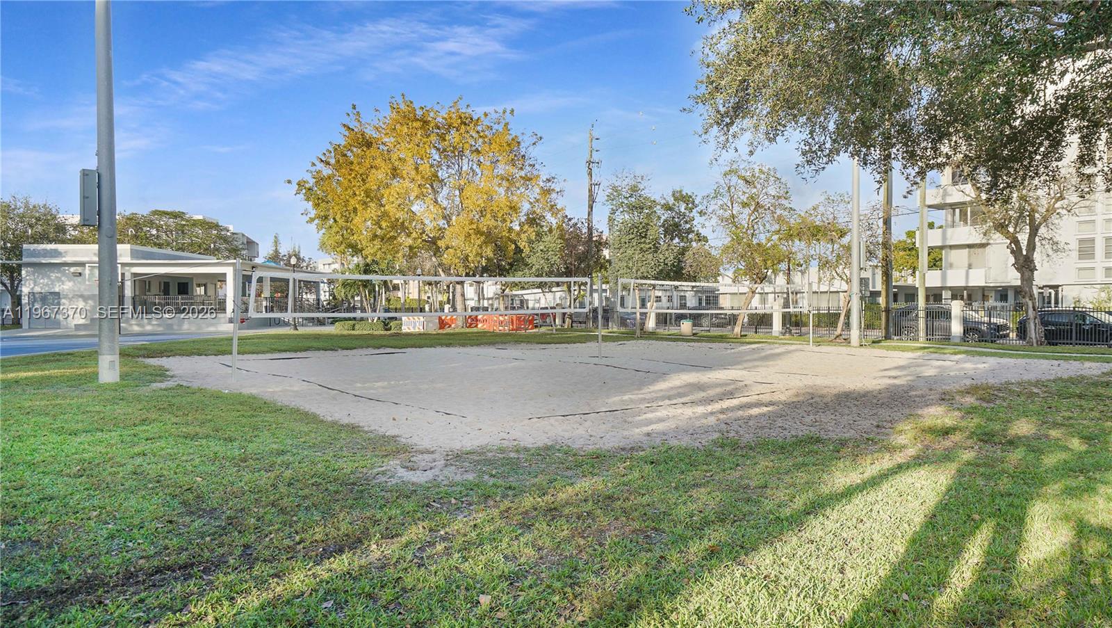 CREEK TOWERS & YACHT CLUB - Residential