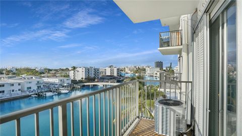 8024 Tatum Waterway Dr 5D Miami Beach FL 33141